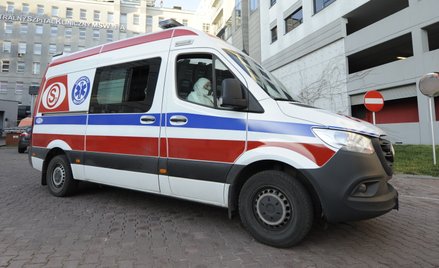 Koronawirus w Polsce. Zgonów związanych z COVID-19 więcej niż przed rokiem