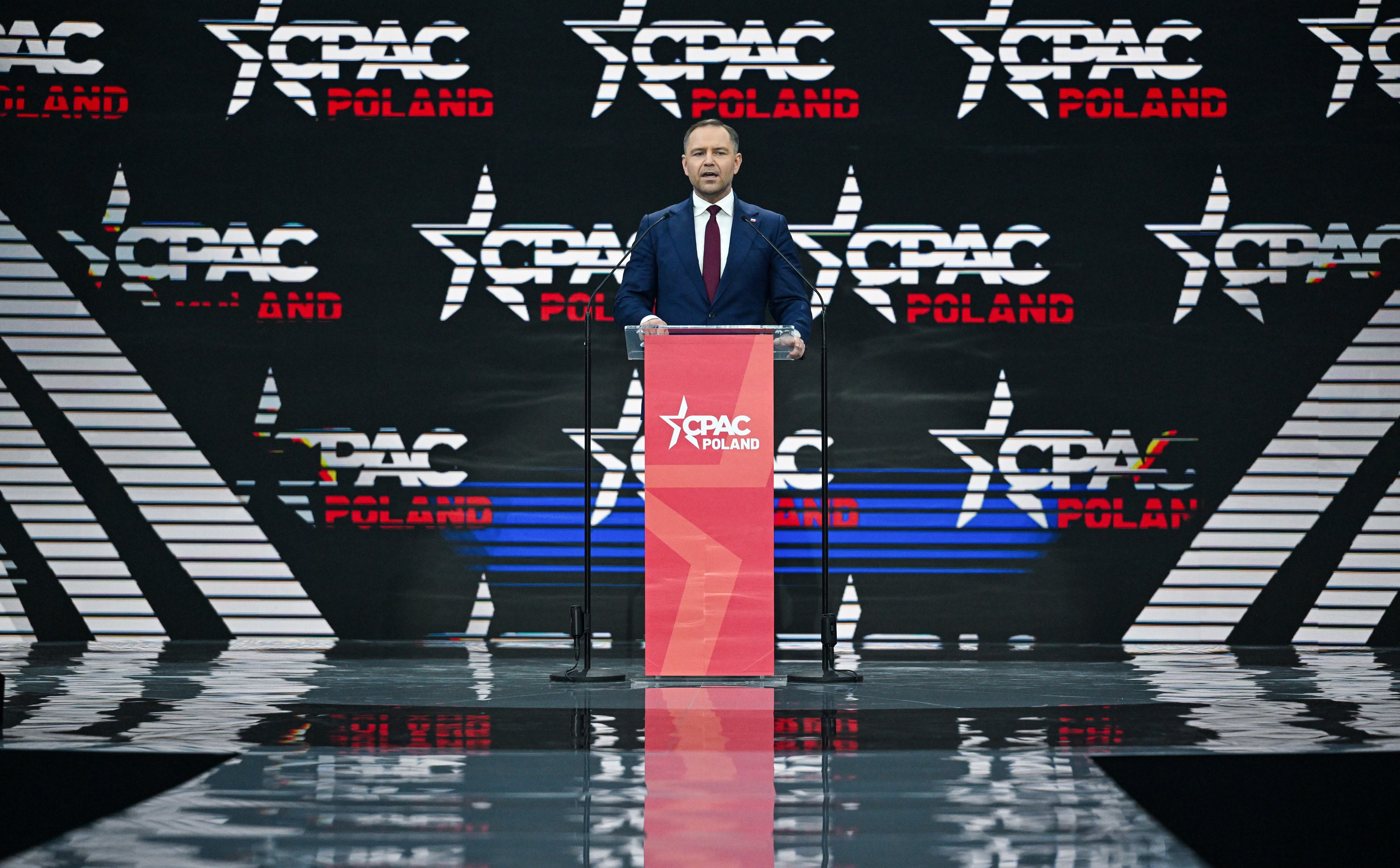 Michał Szułdrzyński: Amerykańska prawica wspiera Karola Nawrockiego. PiS już nie mówi o suwerenności