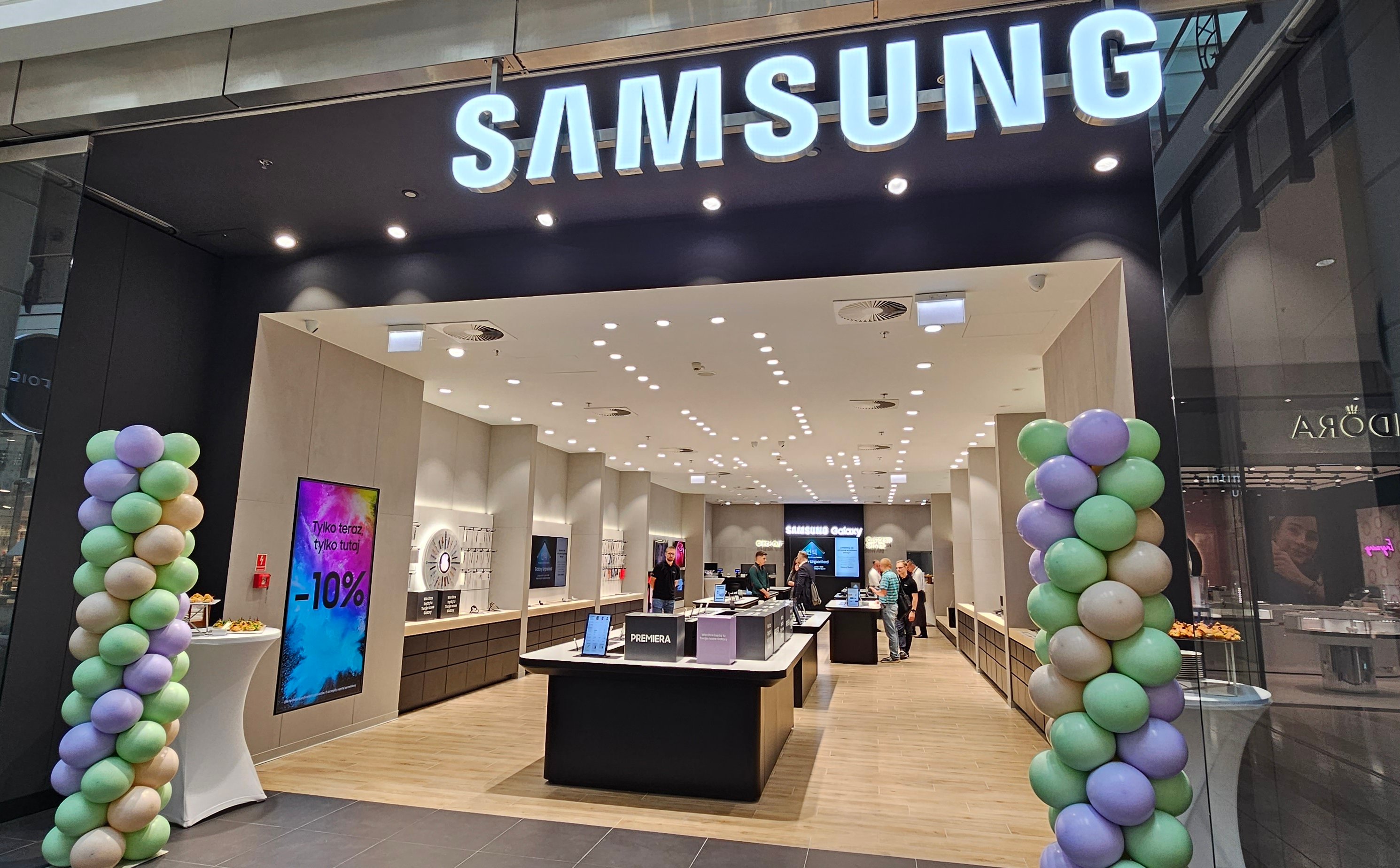 Asbis przejmuje sklepy Samsunga