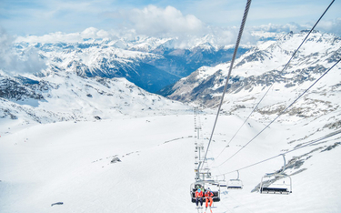 Kurort alpejski Val Thorens we Francji.