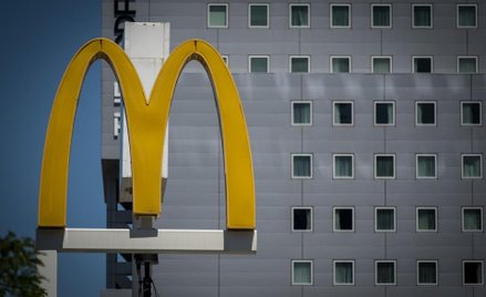 McDonald's pozbywa się współpracownika: Nie tolerujemy rasizmu
