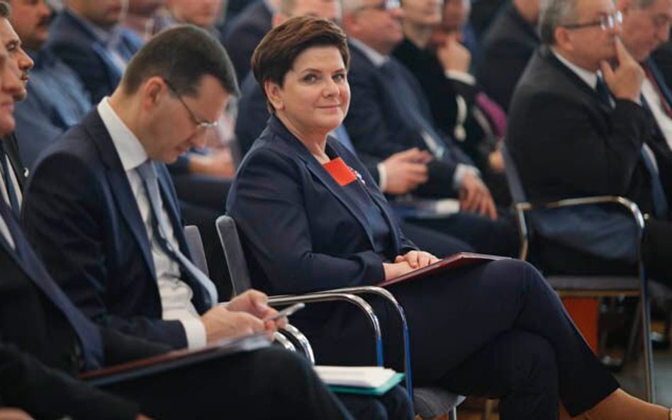 Im mocniej PiS korzysta z wizerunku Beaty Szydło, tym trudniej będzie mu ją potem odwołać.