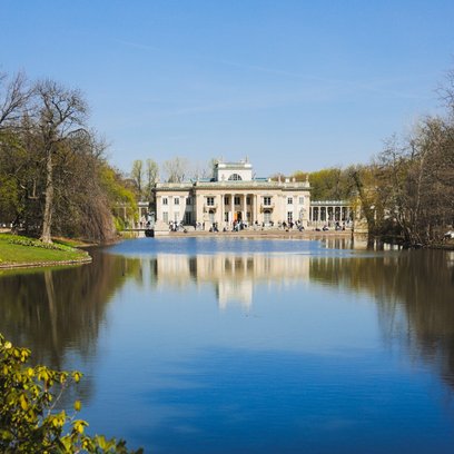 Z powodu trudnych warunków atmosferycznych ogród Łazienek Królewskich jest zamknięty do odwołania