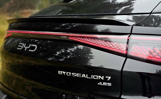BYD Sealion 7