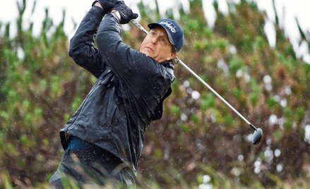 Phil Mickelson (na zdjęciu), który na polu zdobył 2,3 mln USD premii i miał 50 mln USD dochodów inne