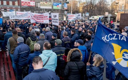 Protest pracowników Poczty Polskiej w Katowicach