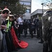 Starcie między policją a demonstrantami podczas protestu licealistów w Saint-Denis we Francji