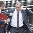 Nerwy przed wtorkowym spotkaniem rządu w Londynie na Downing Street 10. Ministrowie obrony Gavin Wil
