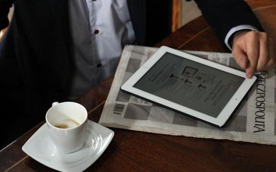 Czarne chmury nad e-bookami i e-prasą