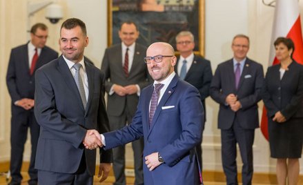 Rzecznik Andrzeja Dudy: Zarobki w Kancelarii Prezydenta nie powalają