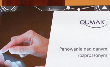 Euvic rozdaje karty w Qumaku