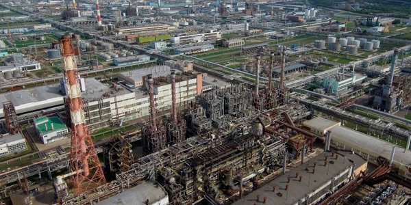 Największa petrochemia Rosji przechodzi w ręce ludzi Putina