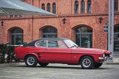 Po sukcesie Mustanga za oceanem postanowiono stworzyć sportowy wóz dla kierowców w Europie. Owocem b