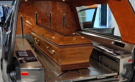 Zasiłek pogrzebowy z ZUS od marca 2011 niższy o 1406,16 zł