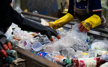 Raport: Europa wraca do plastiku