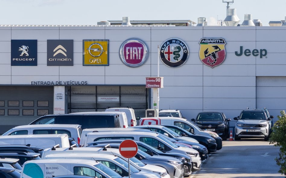 Koncern Stellantis wzywa do serwisu właścicieli ponad 700 tys. aut wyprodukowanych w latach 2023-202