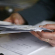 Skrócenie dniówki o trzy minuty gwarantuje rodzicowi posadę przez 12 miesięcy