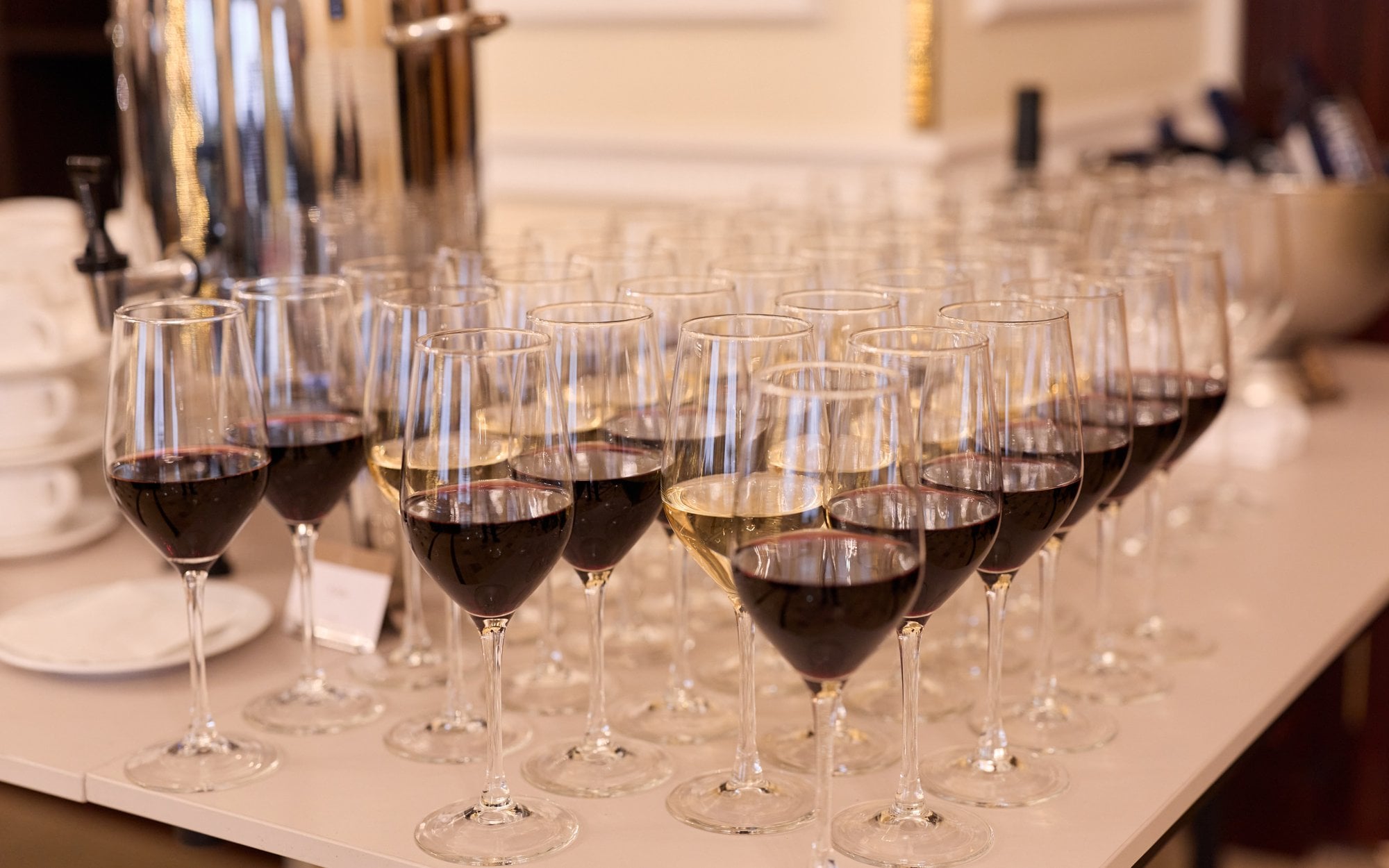 NSA: wino, które jest ważnym elementem usługi podatnika, można wrzucić w koszty