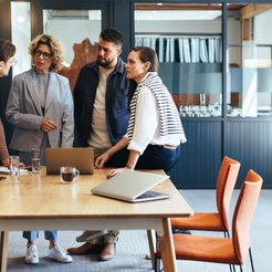Poleć znajomego i… sprawdź podatek! Jak rozliczyć premię za polecenie