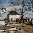 Demontaż pomnika Armii Czerwonej w miejscowości Chrzowice