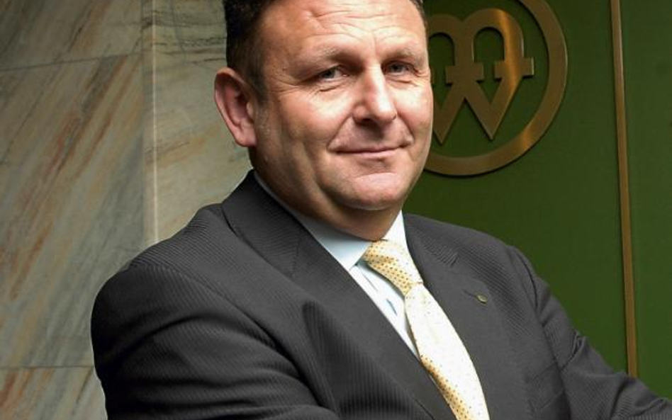 Obawa przed kryzysem zachęca do kupowania złota – liderem sprzedaży kruszcu klientom indywidualnym j