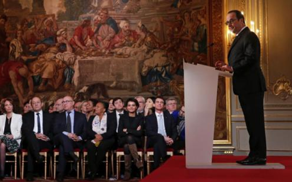 Prezydent Francois Hollande ogłosił nową inicjatywę dyplomatyczną na konferencji prasowej w Paryżu k