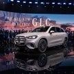 Mercedes wraca do odwagi w projektowaniu grilla i detali świetlnych, które – zwłaszcza w nocy – zami