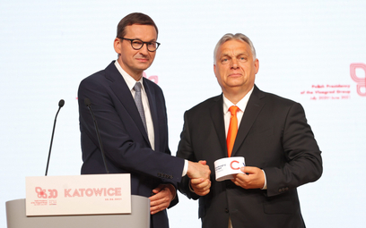 Mateusz Morawiecki i Viktor Orbán próbują wyciągnąć pieniądze z rosyjskich banków. Na razie z mizern