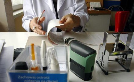 Medycy oburzają się na biurokrację, którą narzuca im Fundusz