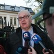 Prezes Trybunału Konstytucyjnego Bogdan Święczkowski podczas wypowiedzi dla mediów przed siedzibą Tr