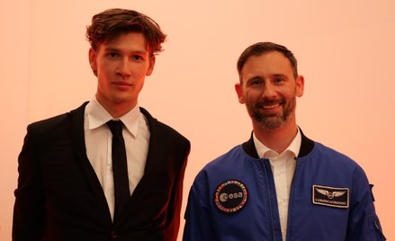 Od lewej Patryk Krupiński, Klub Prasowy SGH, i dr Sławosz Uznański-Wiśniewski, polski astronauta pro