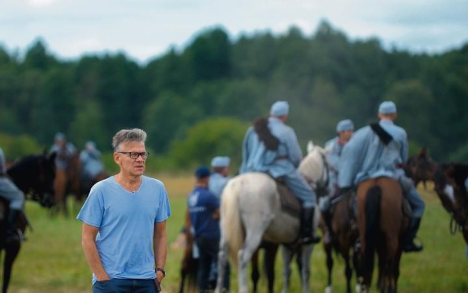 Maciej Pawlicki jest producentem dobrze zapowiadających się „Legionów” (zdjęcie z planu). Ale na kon