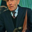 Tadeusza Konwickiego uwielbiają czytelnicy, wciąż jest też laureatem licznych nagród. W ostatnich la