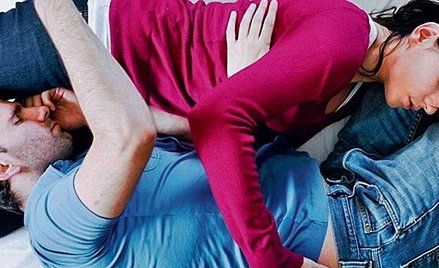 Aktorzy udowadniają, że miłość trudno opisać i słowem, i gestem