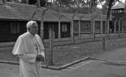 Jedyną sensowną odpowiedzią na zło jest wiara – mówi rozmówca „Rz”. Na zdjęciu: papież Benedykt XVI 