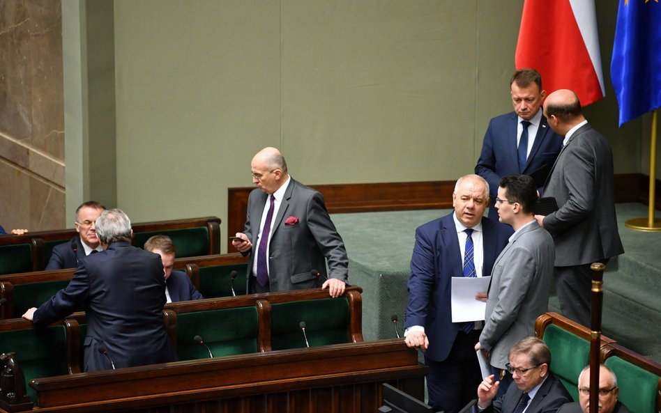 Ustawa sankcyjna: Sejm odrzucił poprawki Senatu. LPG z Rosji dalej w Polsce