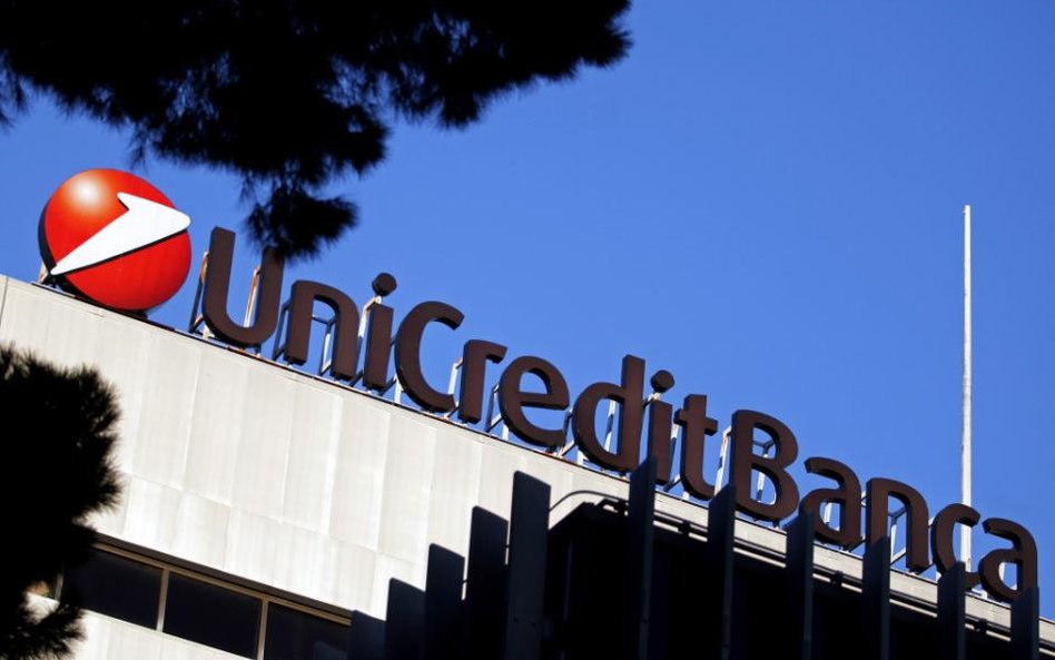 UniCredit sprzedaje bank w Kazachstanie