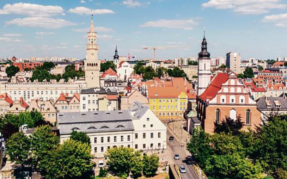 Zdaniem prezydenta Opola niska i mało intensywna zabudowa sprzyja jakości życia w mieście. Dlatego z