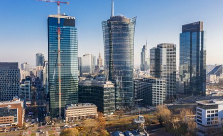 Pieniądze z wynajmu nieruchomości komercyjnych w Polsce trafiają na konta zagranicznych inwestorów.