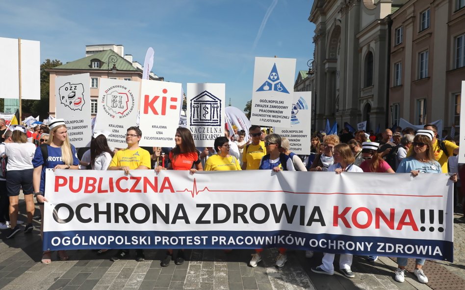 Protest pracowników ochrony zdrowia w Warszawie