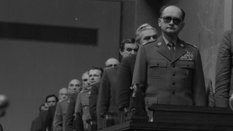 Można sobie wyobrazić, że Amerykanie porywają generała Jaruzelskiego (na zdjęciu z 1982 r. pierwszy 