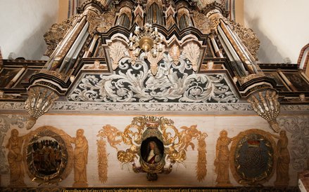 Organy w katedrze kamieńskiej pochodzą z 1672 roku, ale nie były pierwszym instrumentem w dziejach t