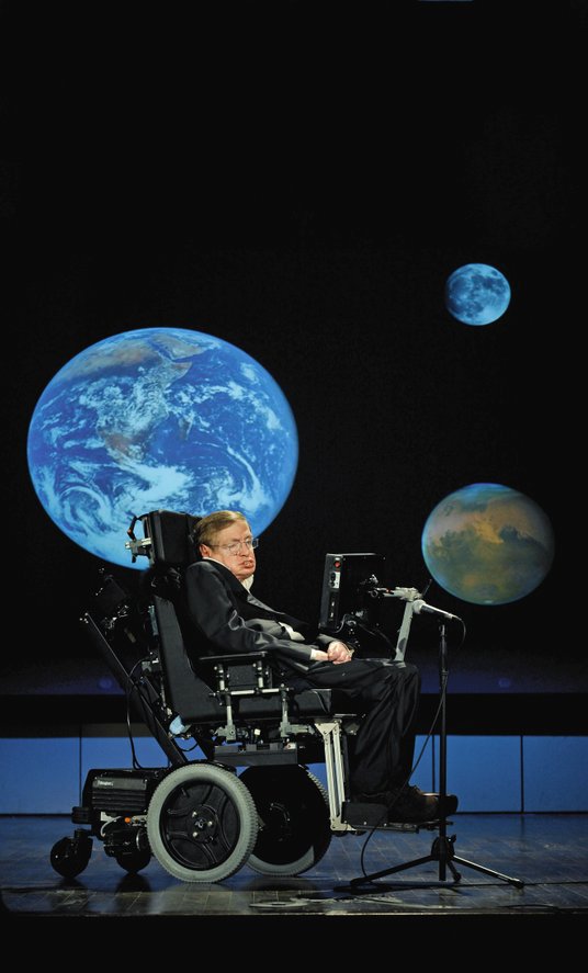 Stephen Hawking (1942–2018), brytyjski naukowiec specjalizujący się w astrofizyce, w tym kosmologii,