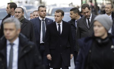Bielecki: Macron. Pan zegarów korzy się przed ludem