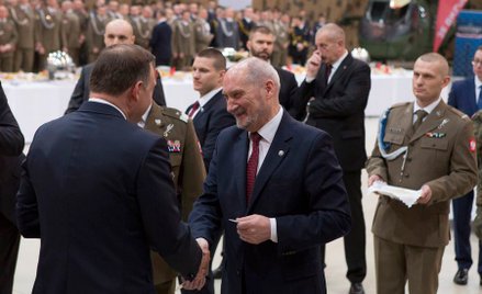 Steinhoff o sporze Duda-Macierewicz: Potrzeba kompromisu