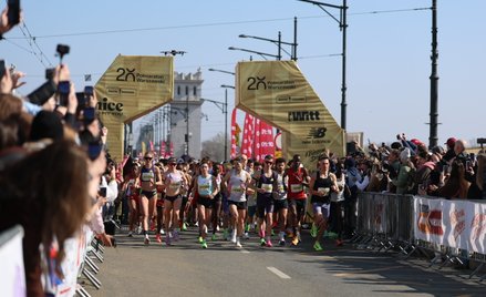 Na ulice stolicy wybiegło łącznie 30 344 uczestników, z czego ponad 22,5 tysiąca zmierzyło się z głó