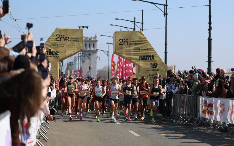 Na ulice stolicy wybiegło łącznie 30 344 uczestników, z czego ponad 22,5 tysiąca zmierzyło się z głó