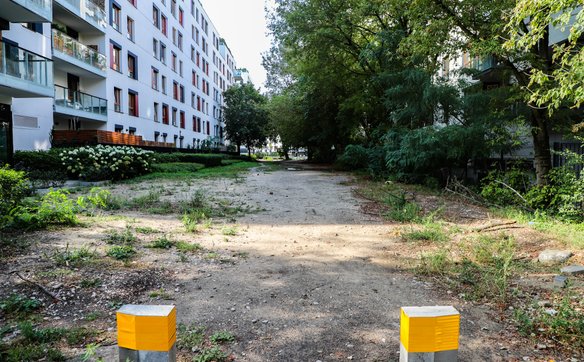 Ulica Kazimierza Brandysa na Żoliborzu przed remontem