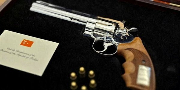 Erdogan Gifted Guns to NATO Leaders – Belgian PM Unwittingly Smuggled One Home