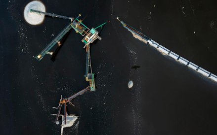 Kacper Kowalski, „Kosmos”, kompozycja nr 8 z kolekcji „Powódź z Nieba - Sandomierz 2010” z cyklu „Ef